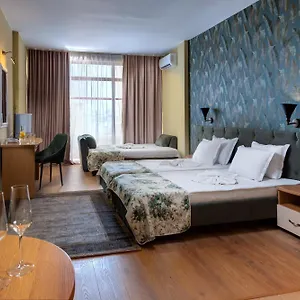Avenue Hotel